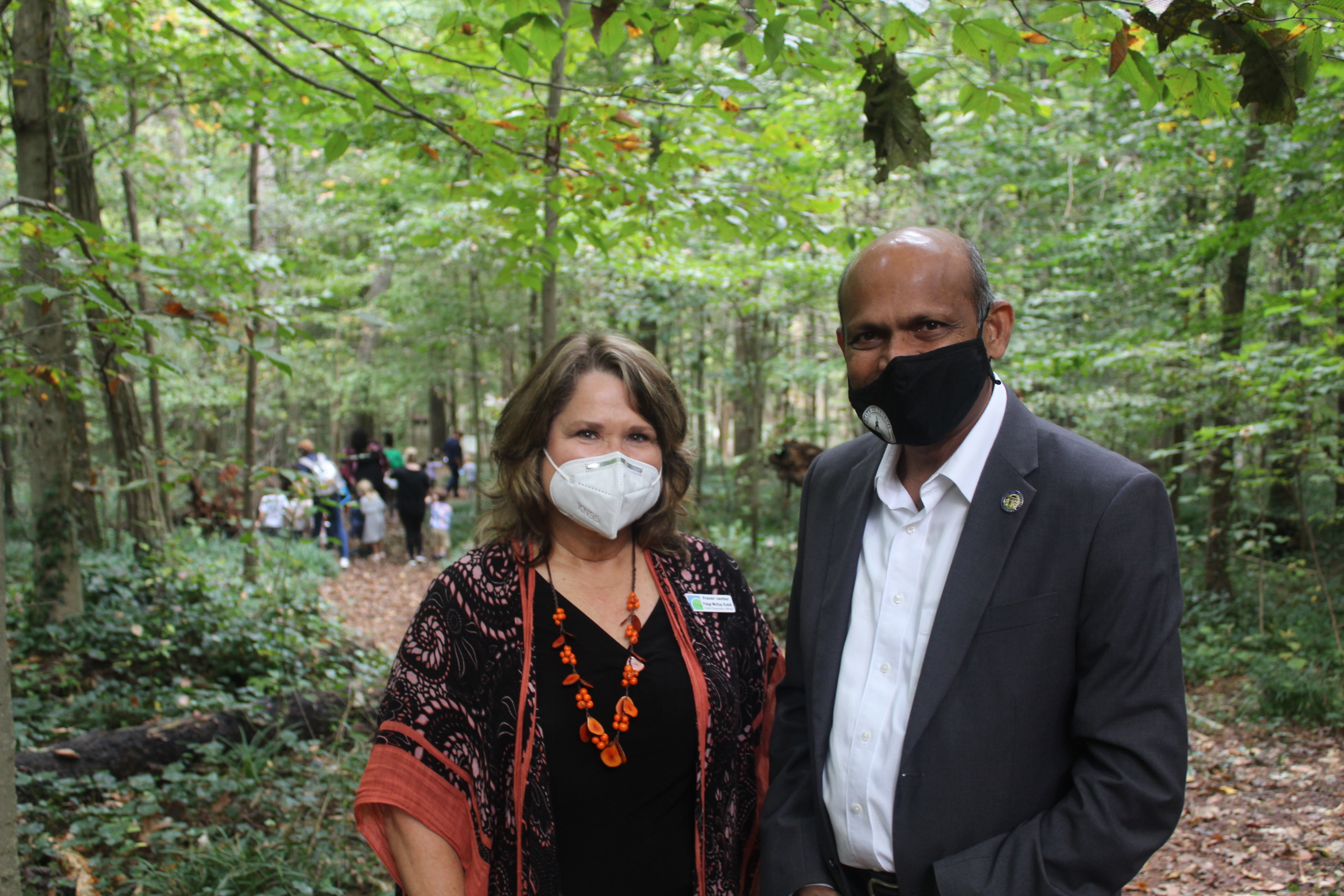 Senator Sheikh Rahman (R) and Frazer CEO Paige McKay Kubik in Frazer’s outdoor classroom