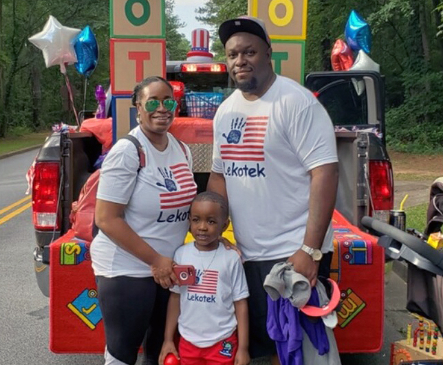 Cadence with his mom, Dana Covington, and dad, Curtis Thompson