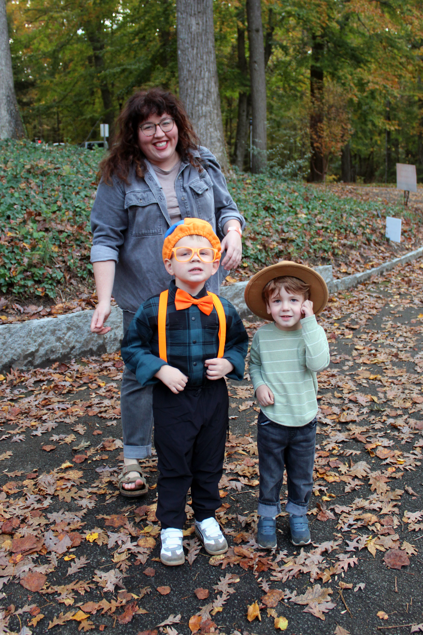 Leon makes a stylish appearance with his mom and brother at Frazer’s Fall Fest.